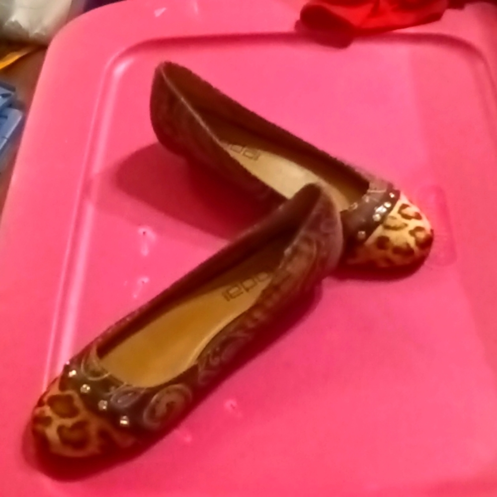 Moda Spana size 6 Leopard & Paisley flat